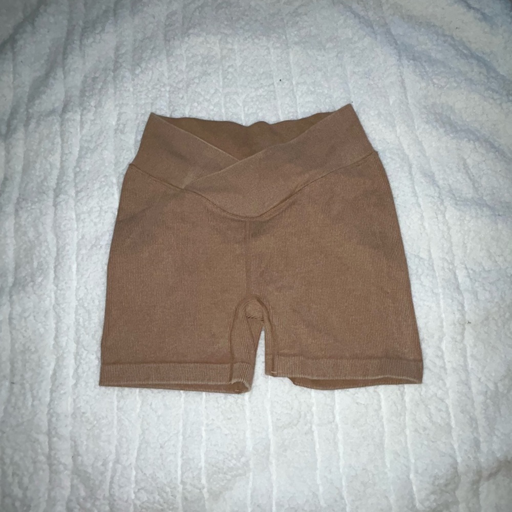 cross band joy lab biker shorts size medium like new